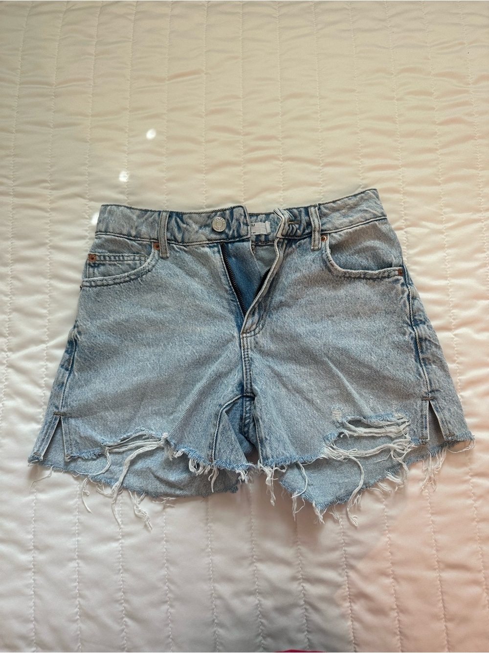 Garage Distressed Light Blue Denim Women’s Vintage Cut-Off Shorts Size 00